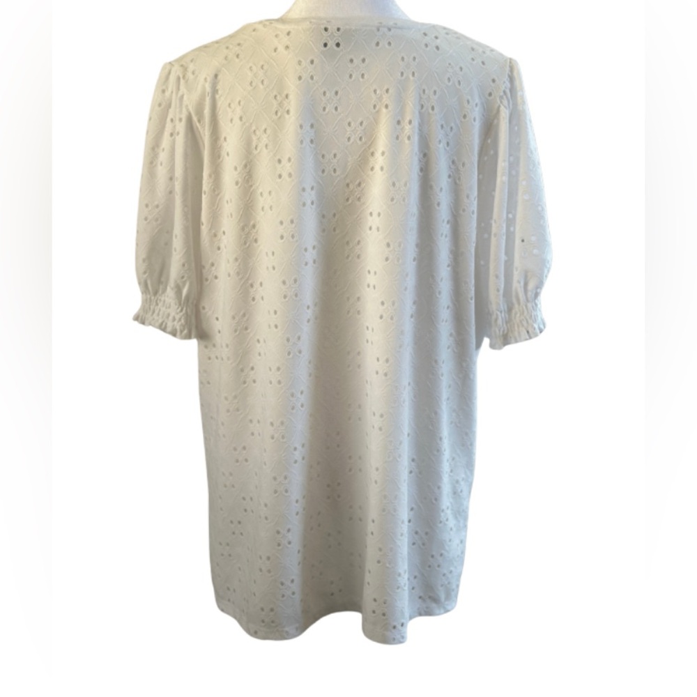 Torrid White Eyelet Puff Sleeve Top - Picture 2 of 4